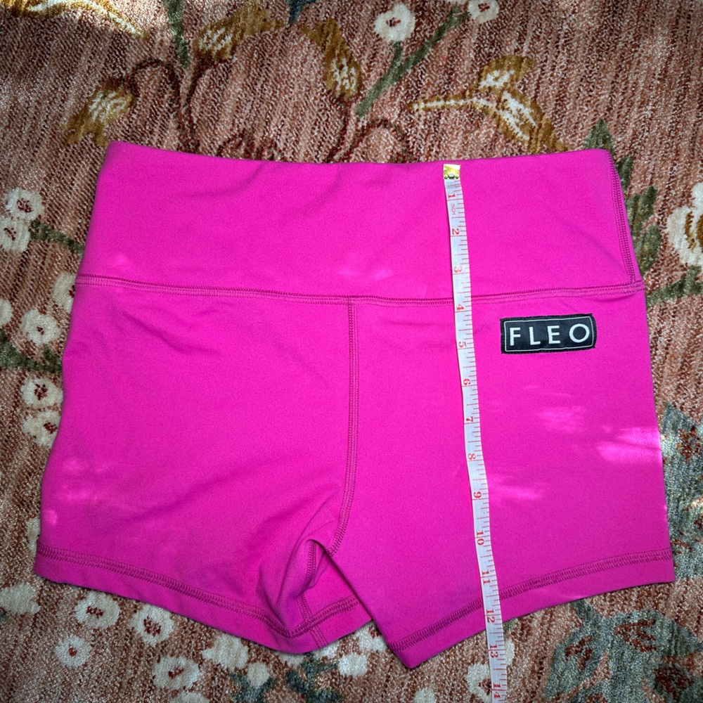 FLEO Rose Violet (Hot Pink) Power high rise shorts Medium